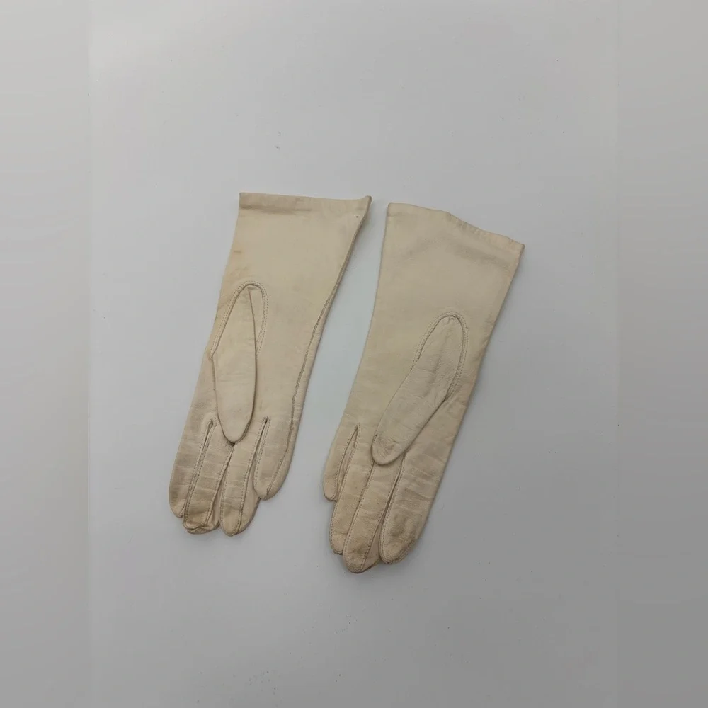 Vintage Cream Leather Gloves – Mid-Length 1950s Style – Unbranded – Approx. 10”